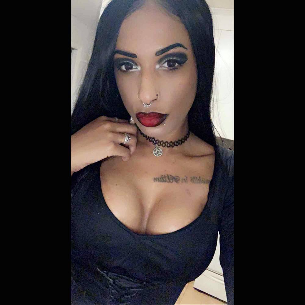 Meet your Posher, Crista